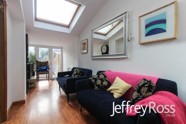 6 bed house, Flora Street, Cathays, Cardiff, CF244EQ - Image 2